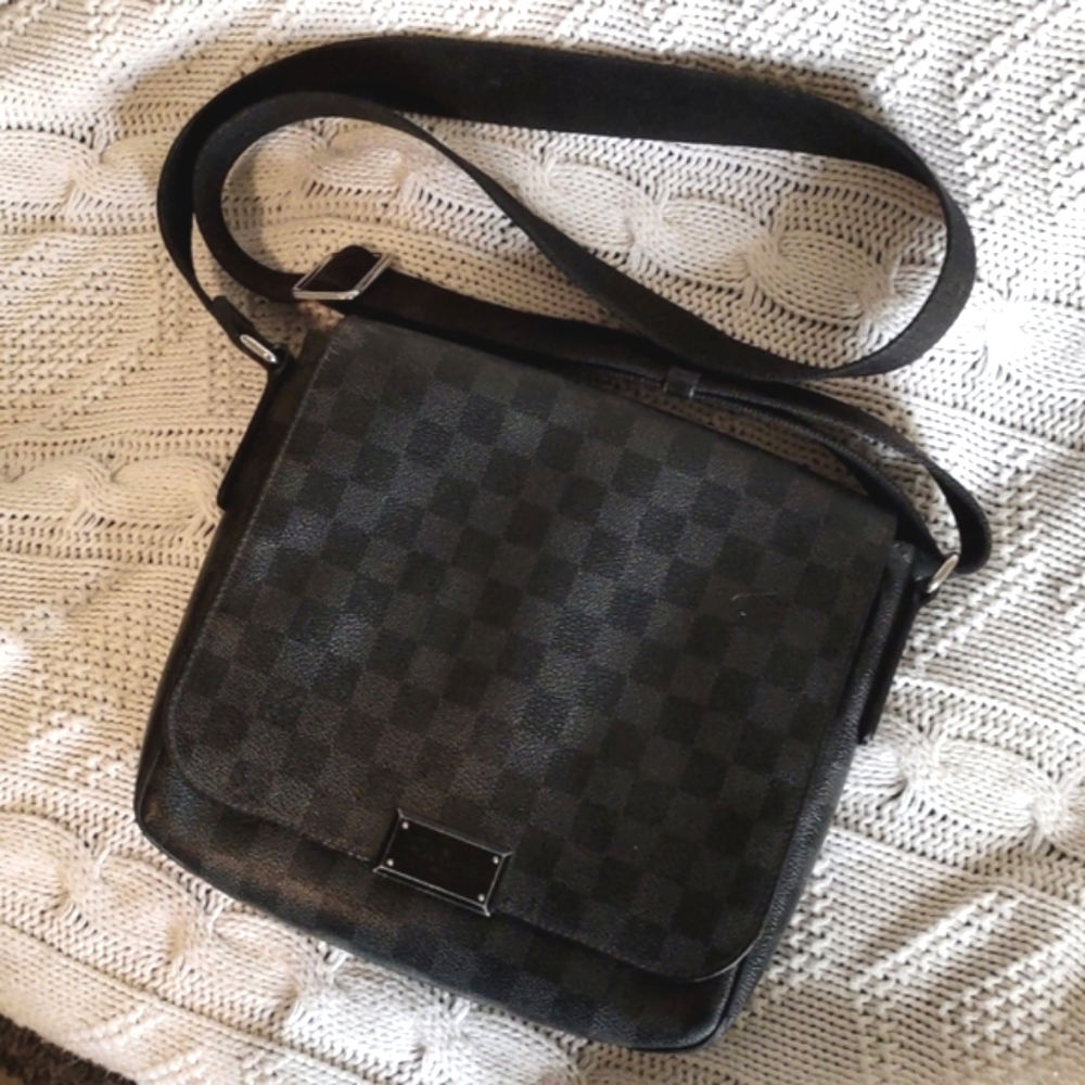 Authentic Louis Vuitton District PM Bag